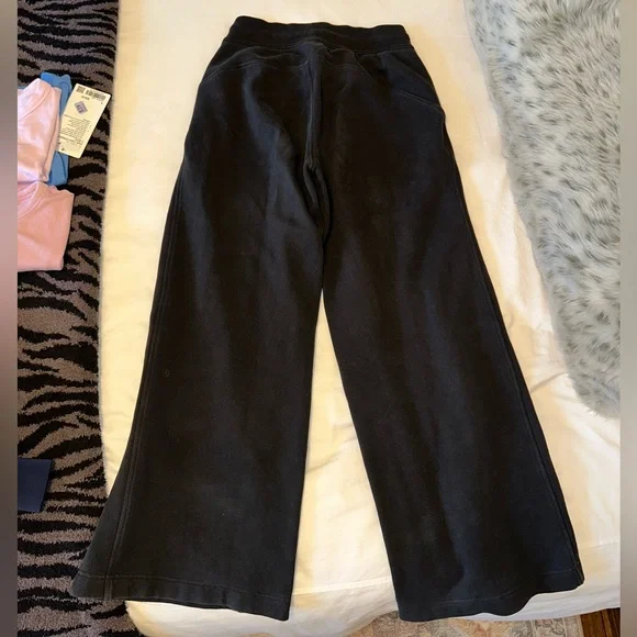 Lululemon Scuba Wide Leg Sweat Pants - Picture 2 of 4